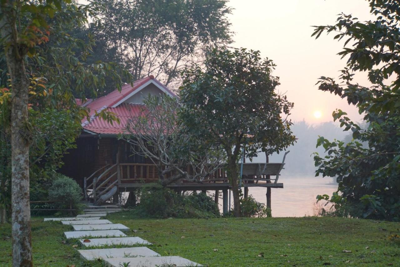 BaanRai KhunYa Hotel Sai Yok Luaran gambar
