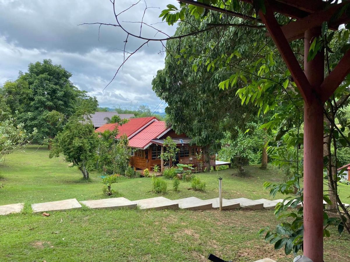 BaanRai KhunYa Hotel Sai Yok Luaran gambar
