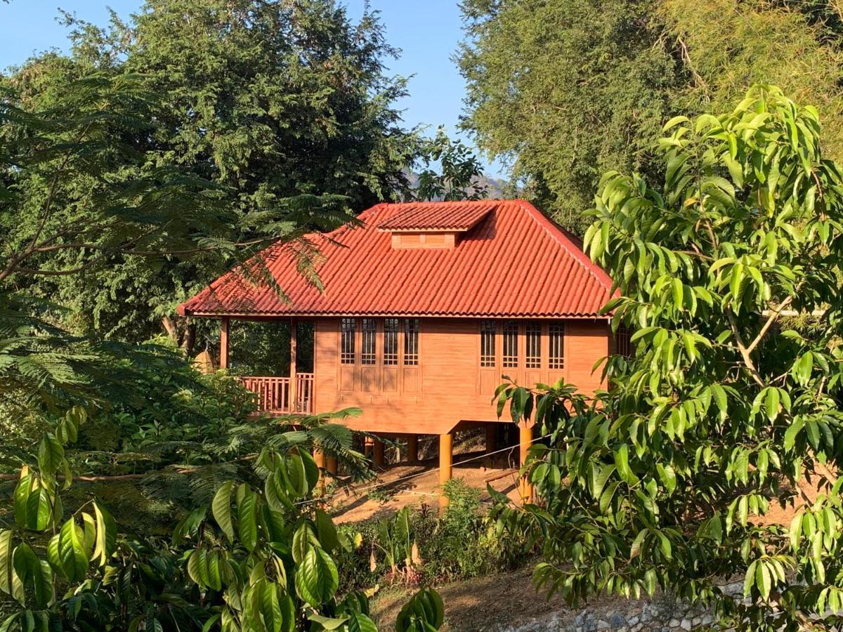 BaanRai KhunYa Hotel Sai Yok Luaran gambar