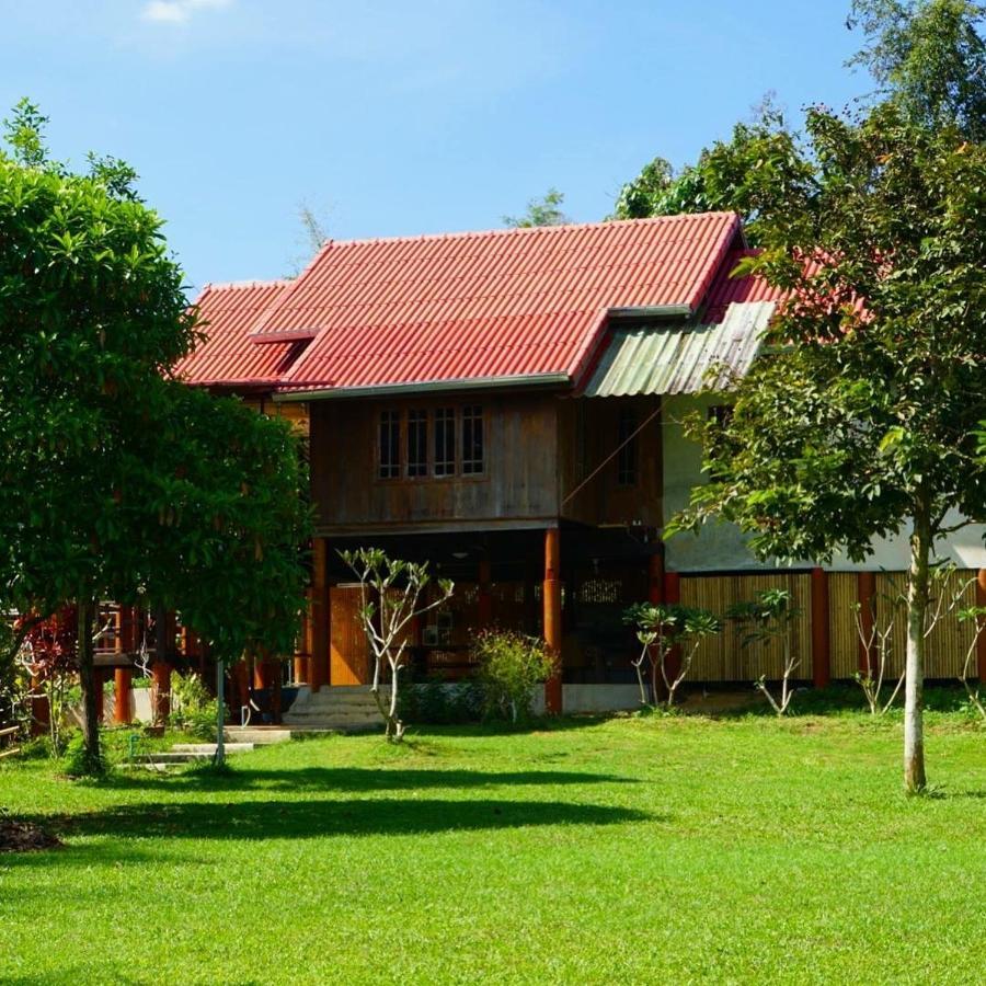 BaanRai KhunYa Hotel Sai Yok Luaran gambar