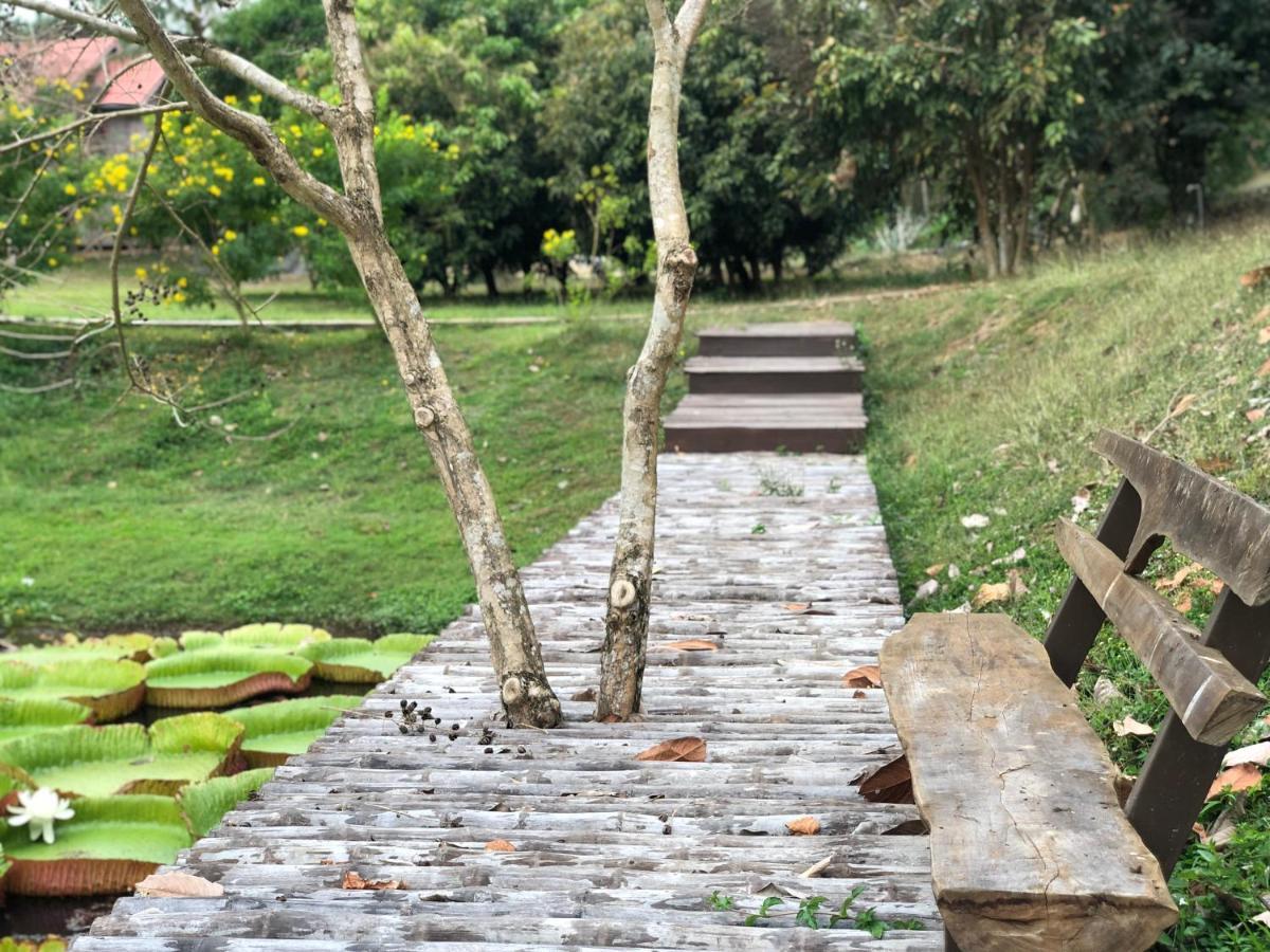 BaanRai KhunYa Hotel Sai Yok Luaran gambar