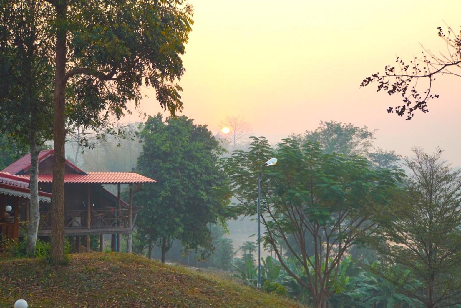 BaanRai KhunYa Hotel Sai Yok Luaran gambar